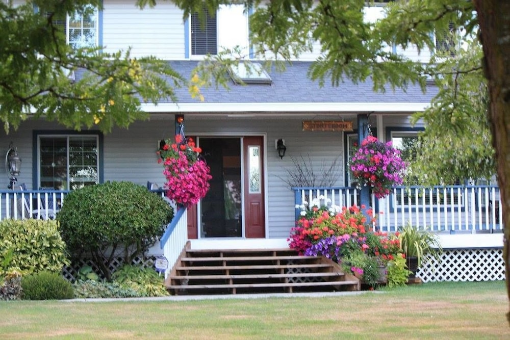 Mt Bakerview Bed and Breakfast