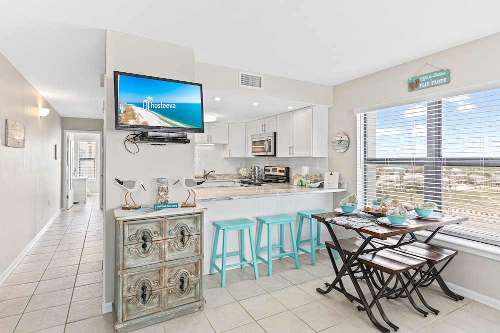 Island Sunrise Condos by Hosteeva