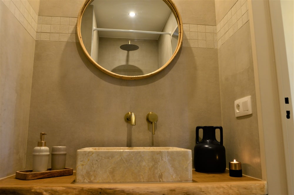 SLEEP INN ANTWERP - Japandi Lofts