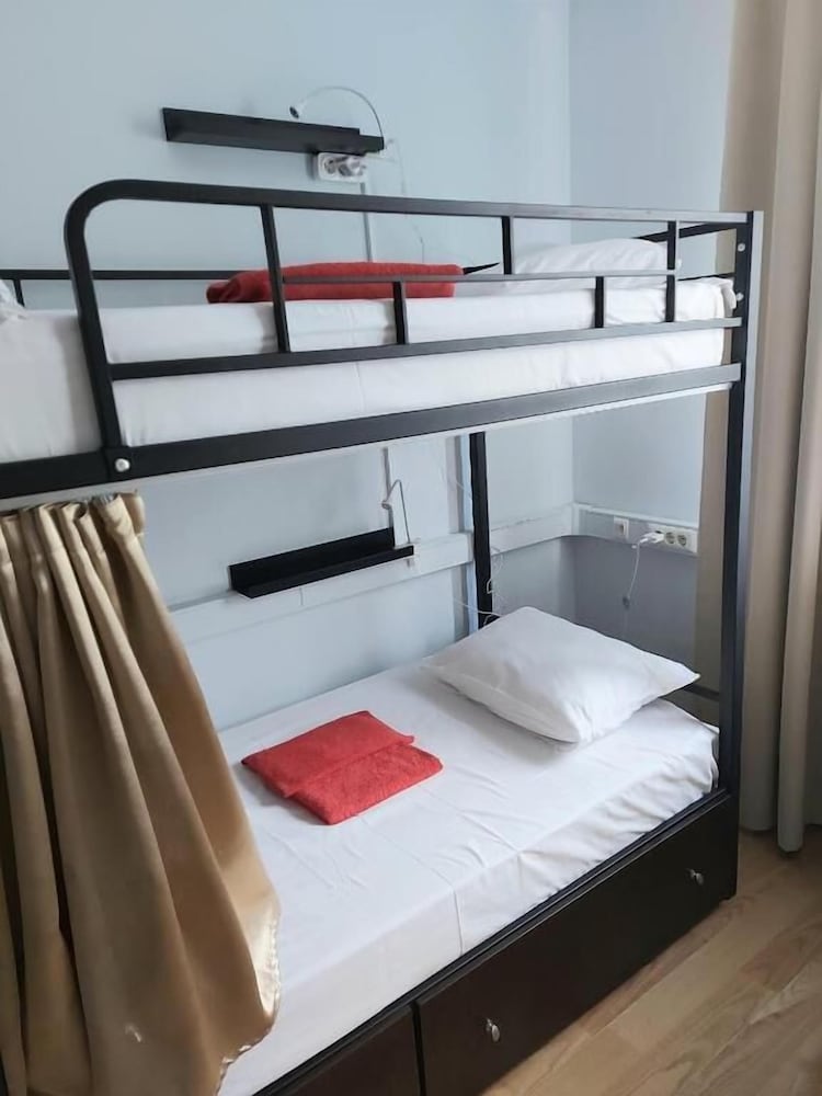Christal - Hostel