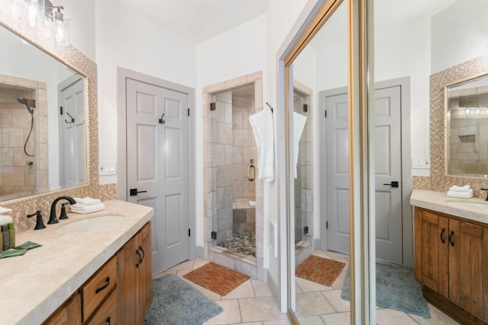 28 - Two Bedroom with Spa Enclave 2 Condo