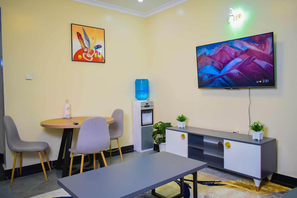 Lux Suites Fancy Getaway Apartments