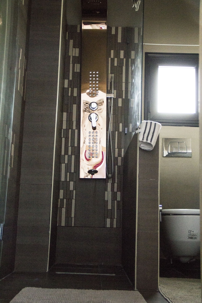 Limo's House
