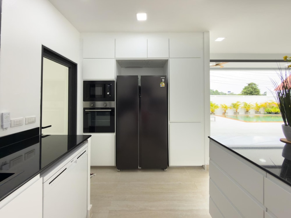 Stylish 3BR Pool Villa Lawan Villa (LWV1)