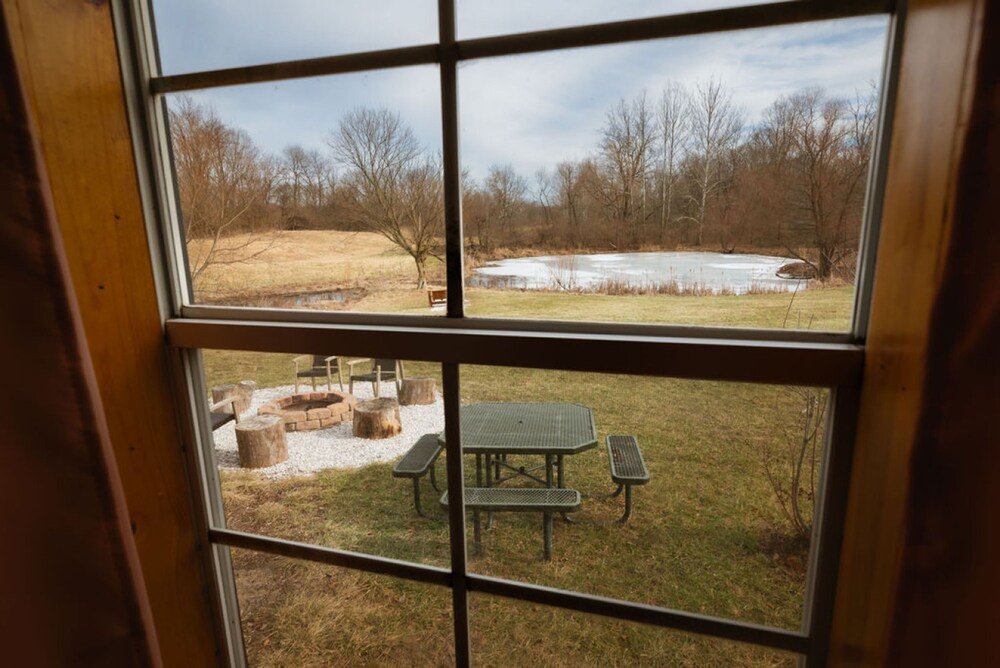 Farm Stay Hot tub Pond Nature Views Near Dwntwn