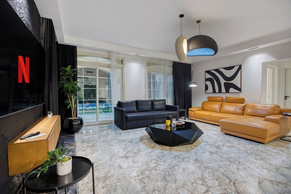 Host Prime Paradise Villa At Rehab City
