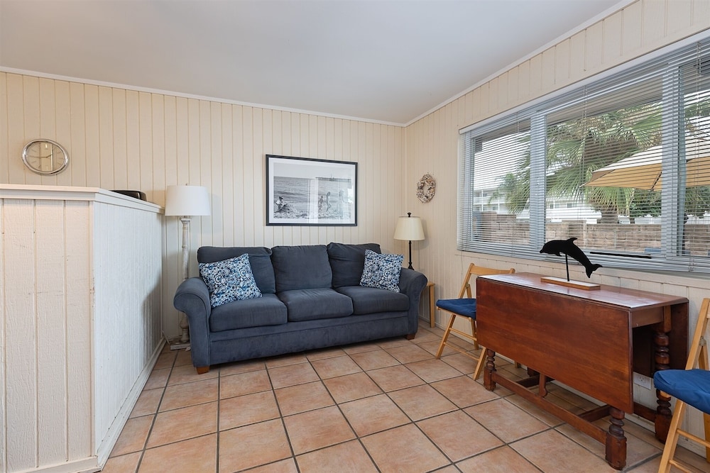 Beach Condo W/private Patio #133 1 Bedroom Condo by Sunset Shores Condominiums