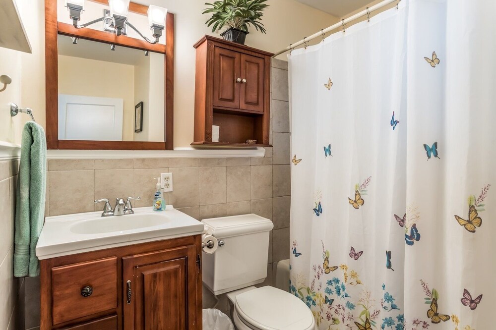 Violetta 3 Bedroom Home by RedAwning view 2