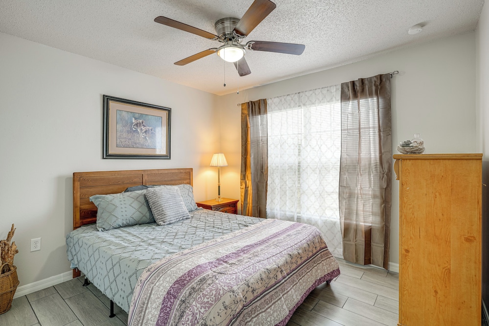 8 Mi to Legoland: Winter Haven Home w/ Lanai!