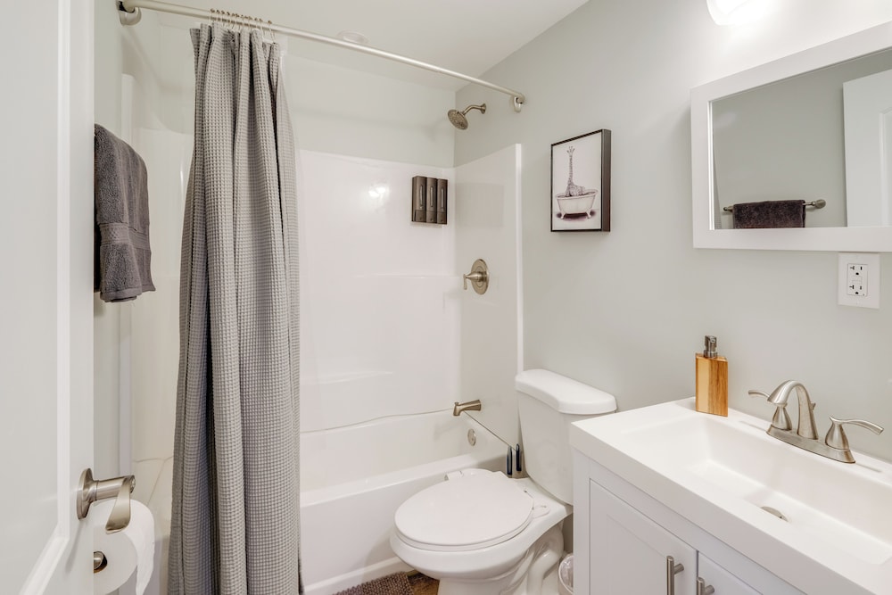 1/2 Acre Pond, Rec Room! Private Oasis in Nanjemoy