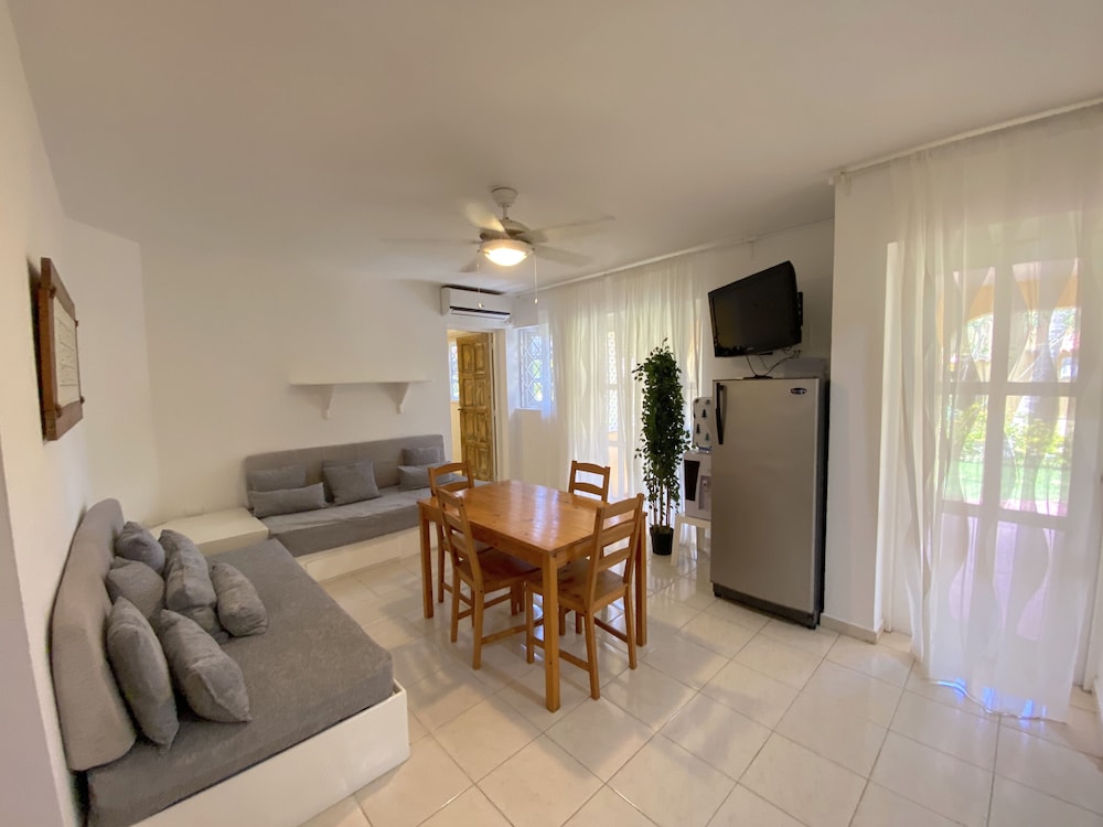 Los Corales Tropical Beach Resort & SPA