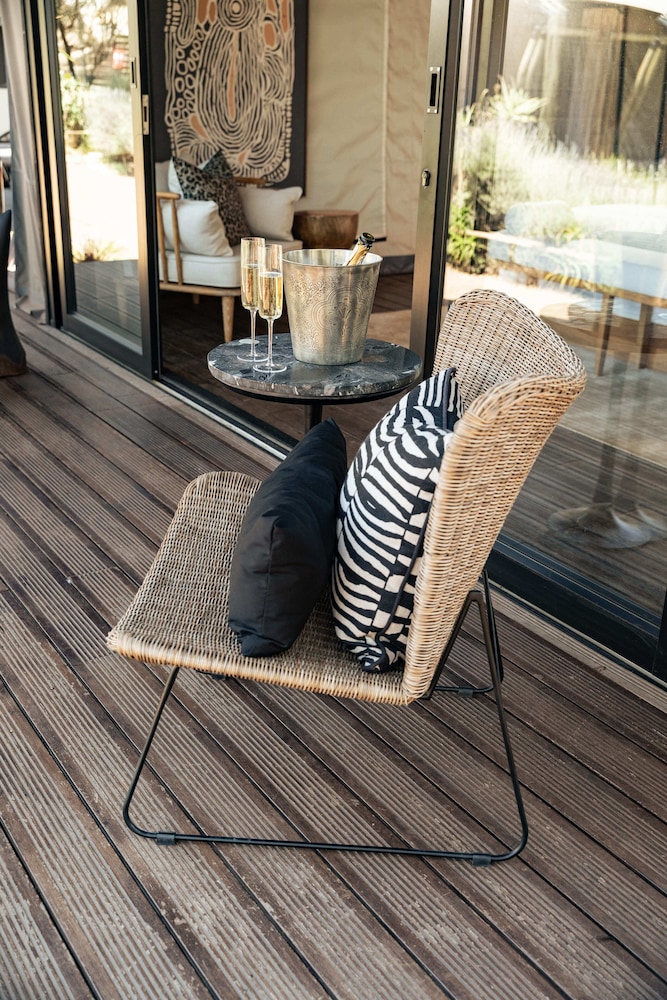 Nzovu Rundu Luxury Camp