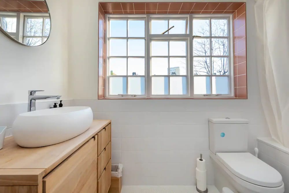 Spacious and Bright 2 Bedroom Flat in Kentish Town