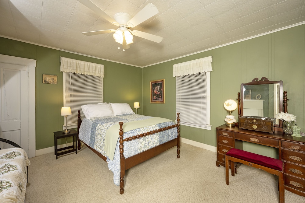 Country Road House and Berries Bed & Breakfast - Farm Stay