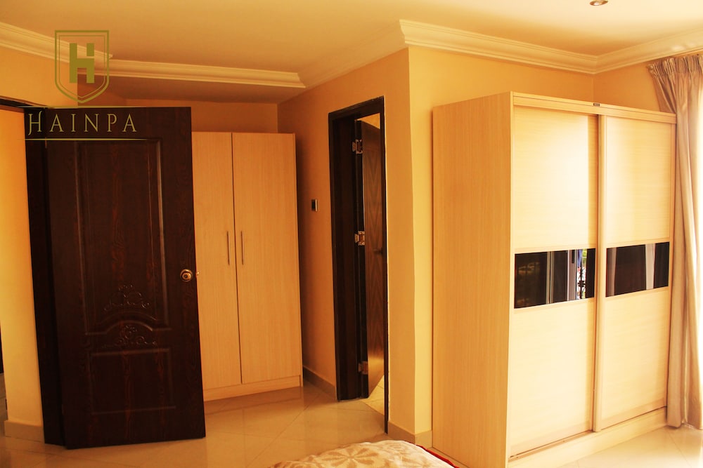 Flora Legacy Apartments