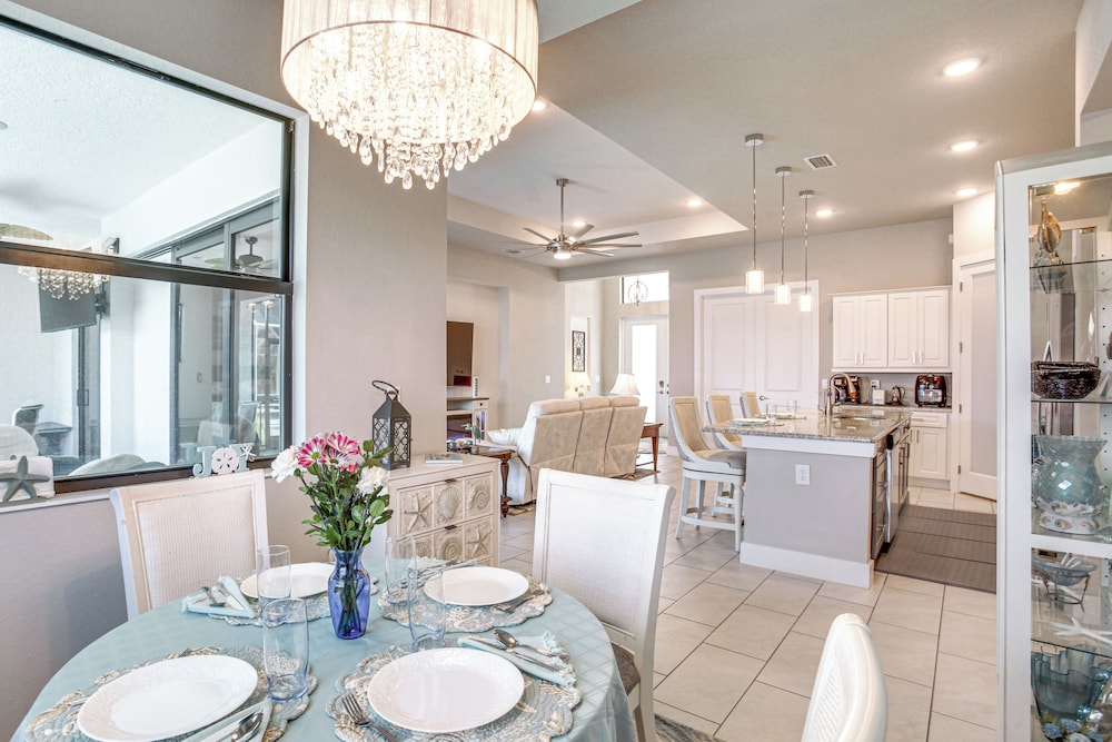 Sunset Views, Dock: Canalfront Home in Punta Gorda