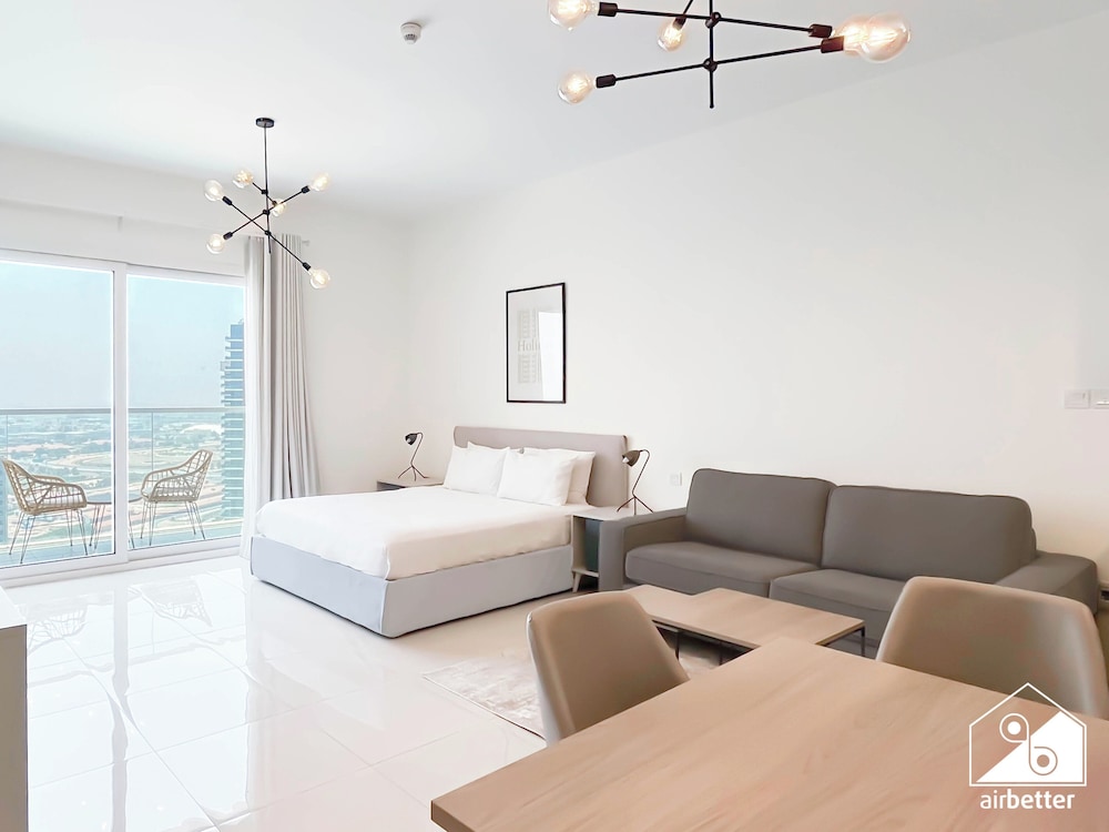 Gorgeous Studio With Balcony Business Bay