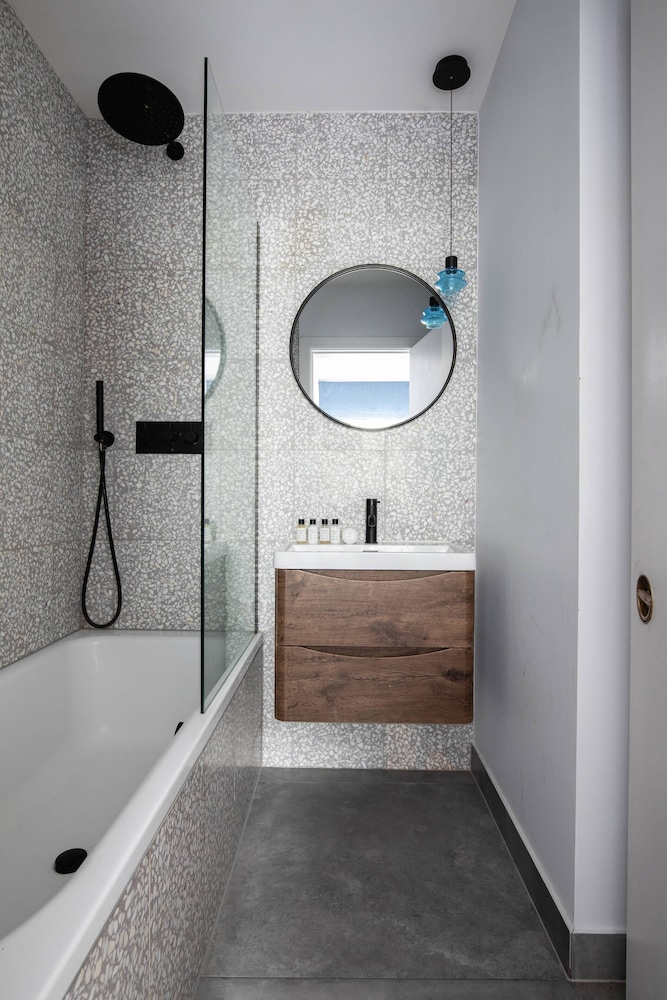 Colville Terrace IV by Onefinestay