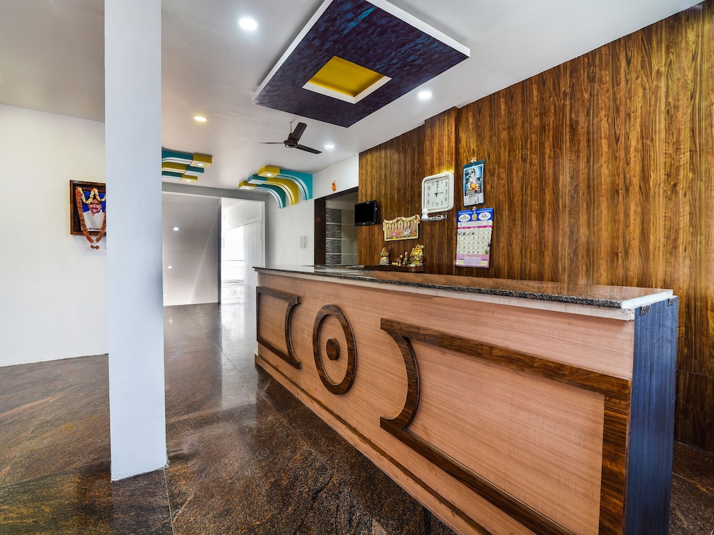 Lobby & Reception
