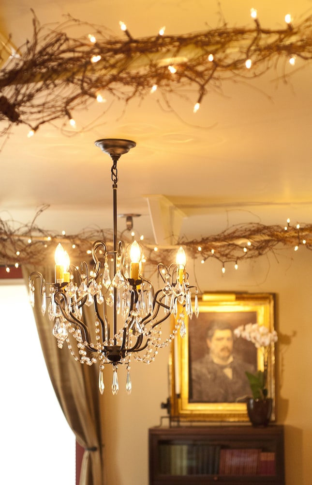 1795 Acorn Inn B&B