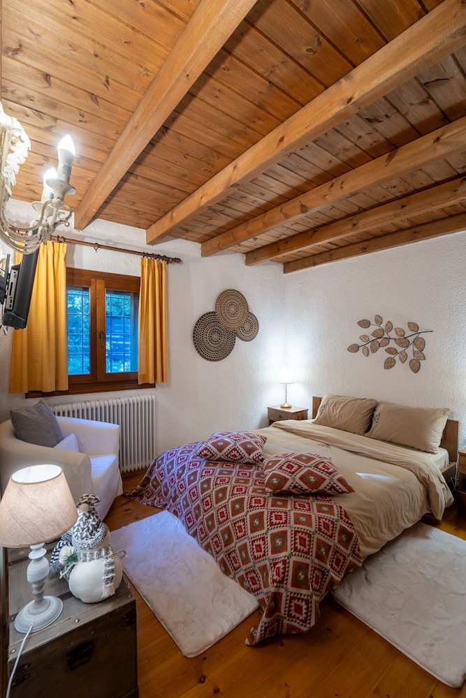 Dandy Villas Elatodasos Chalet Artemis view 5