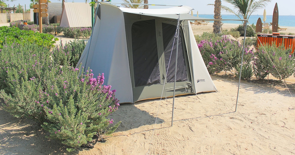 Bab Al Nojoum Hudayriyat Camp