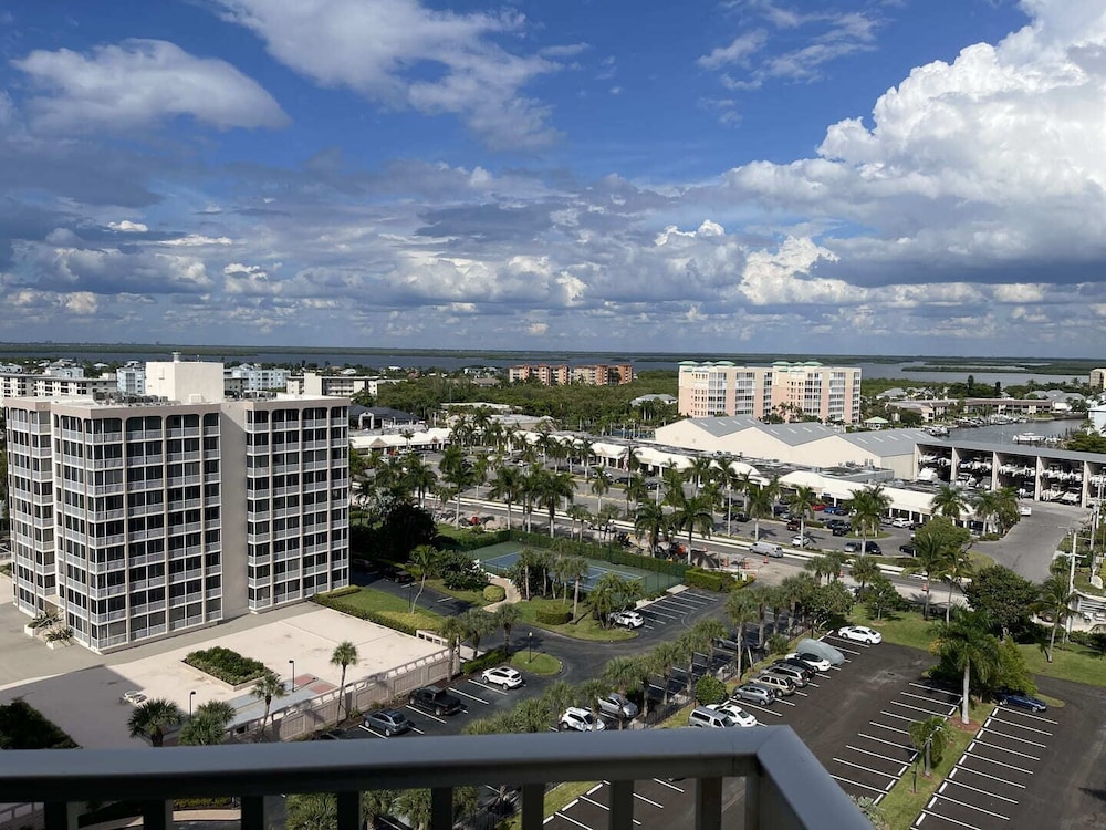Crescent View in Fort Myers Beach view 3