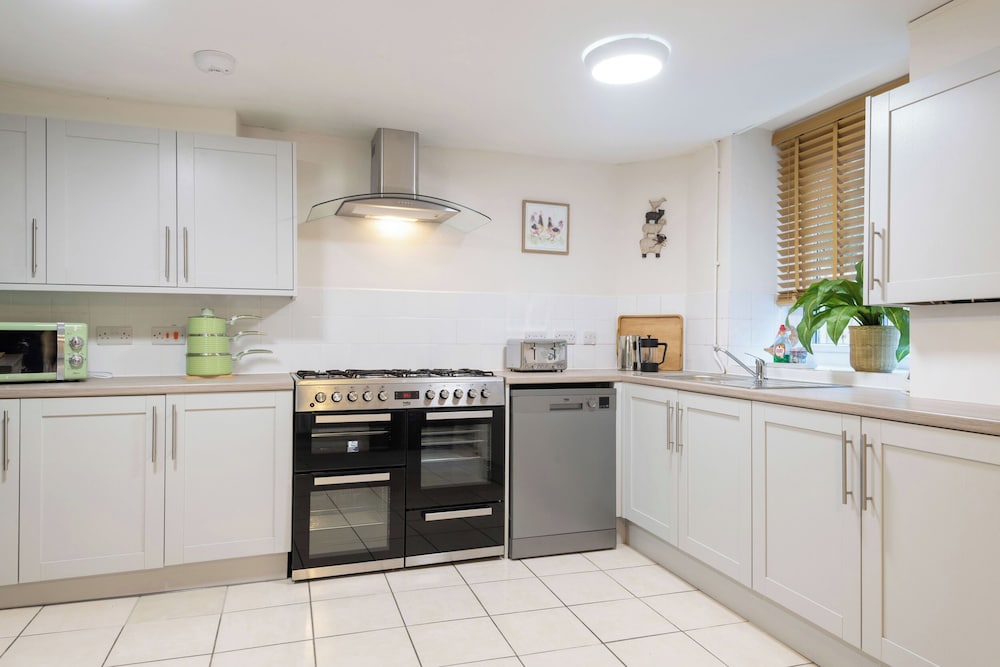 Dovestone Cottage