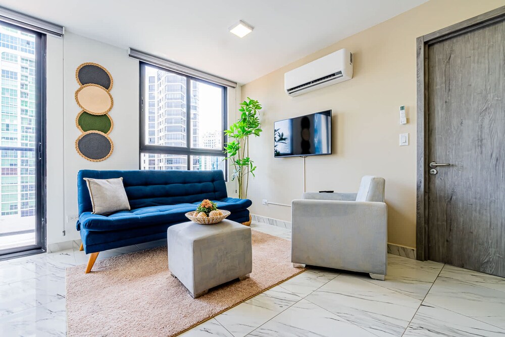 w Sophisticated 1BR w High-rise View in Calle 50