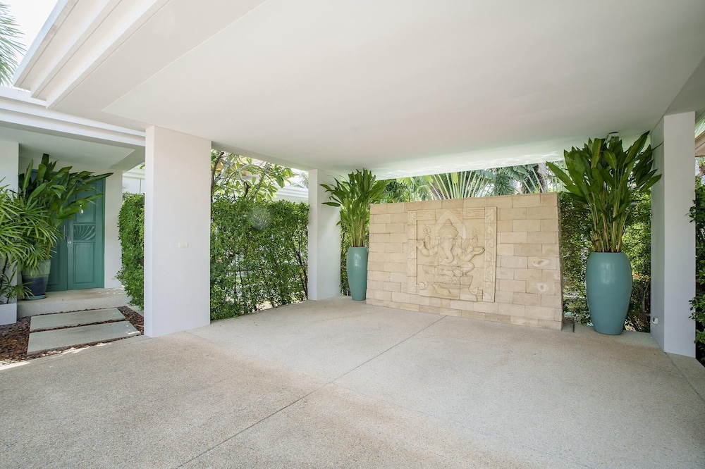 Stylish 3BR Pool Villa, Bang Tao + Airport Shuttle