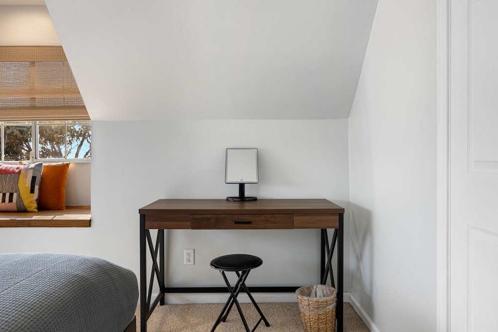 Wine Country Retreat Gorgeous Views Minutes to Wineries