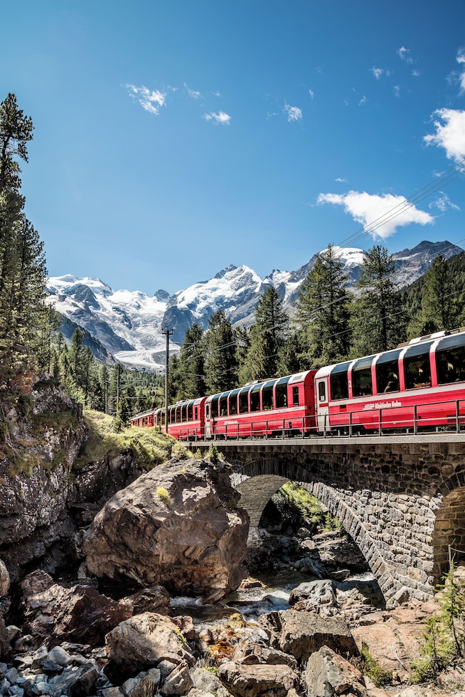 Bernina Suites -2min walk to Bernina Exp