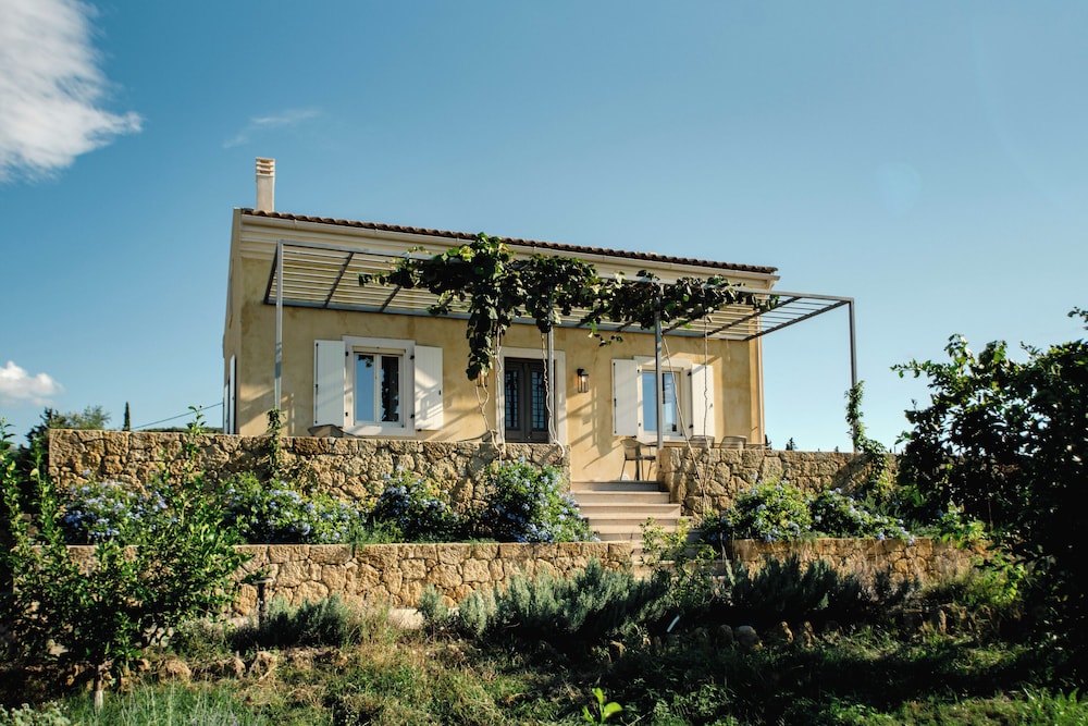Kukutseli Country Living by White Dream
