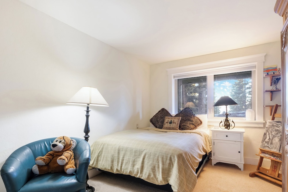 Carnelian Bay Getaway