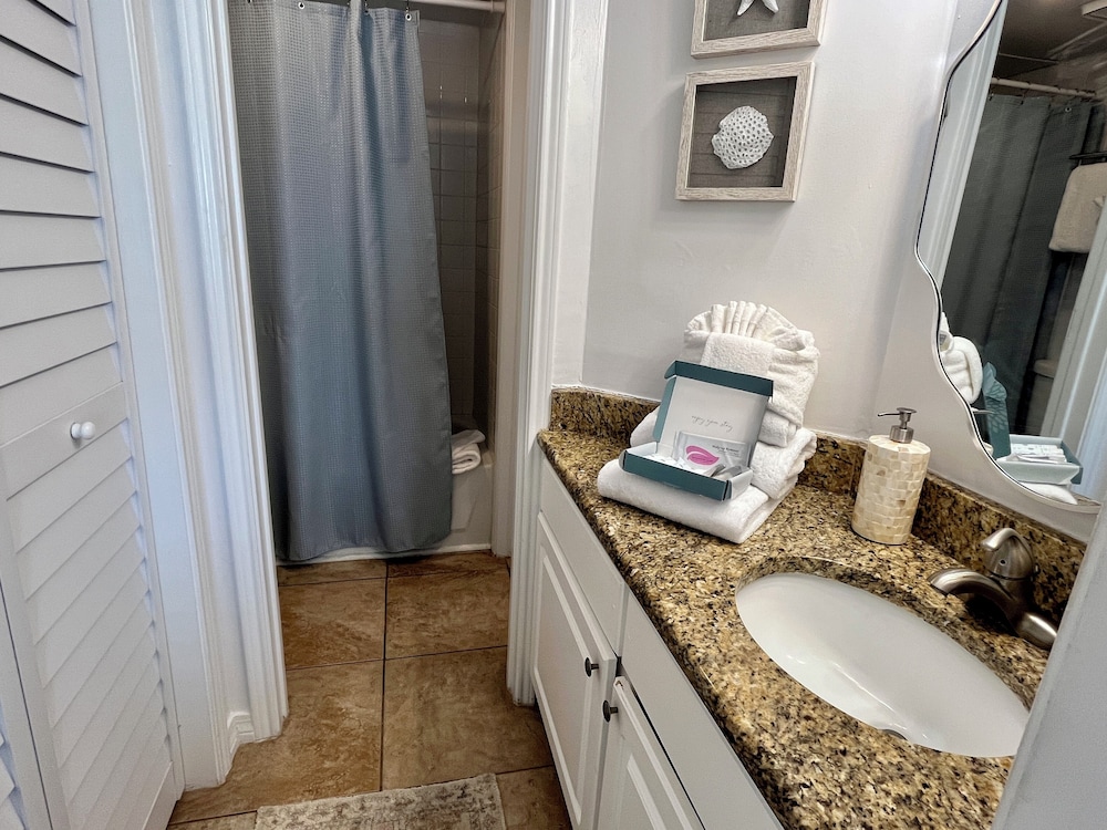 Surfside Shores by Southern Vacation Rentals