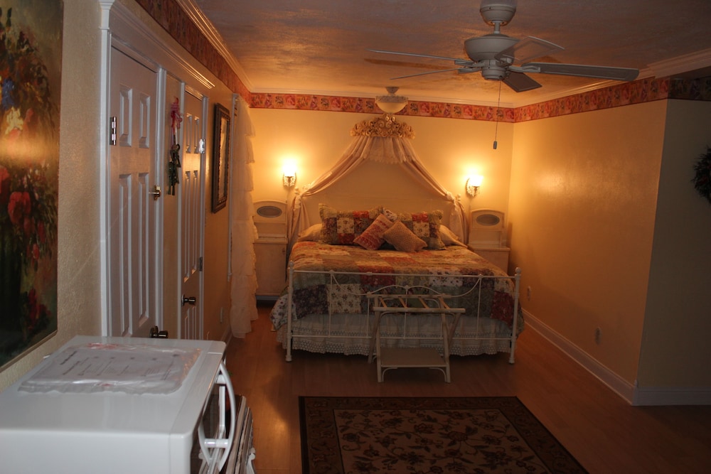 Book Nook Inn