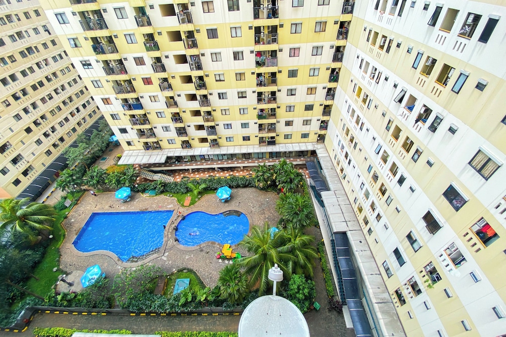 Homey 2Br With Modern Design Kebagusan City Apartment