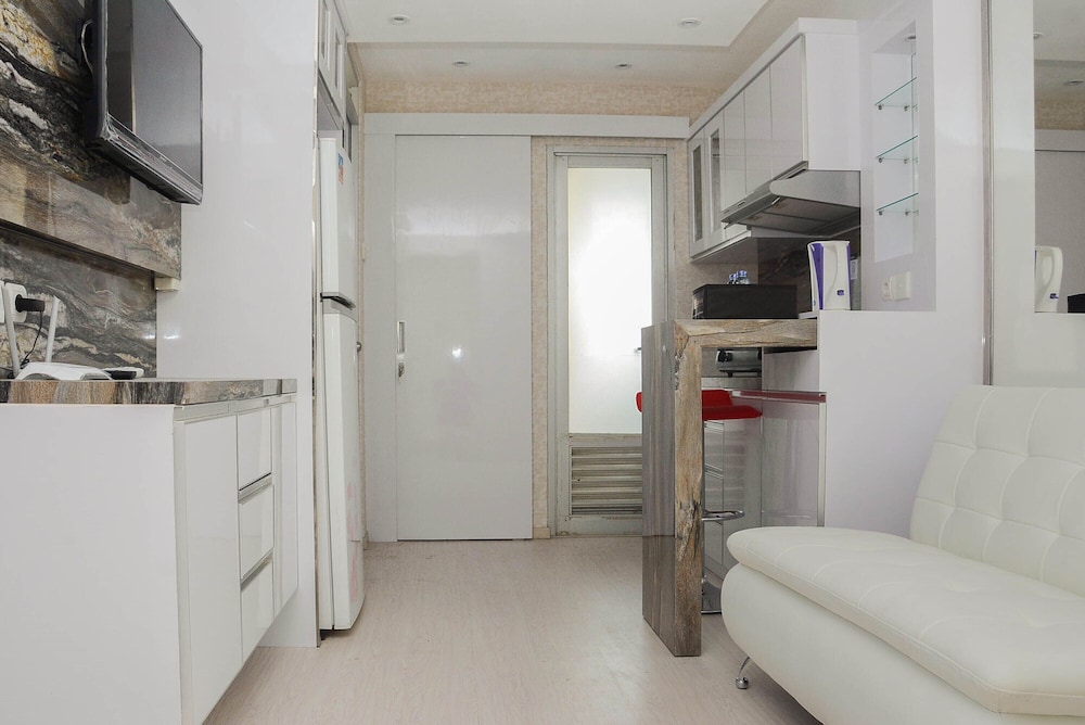 Tranquil 2BR Apartment at Gading Nias Residence view 4
