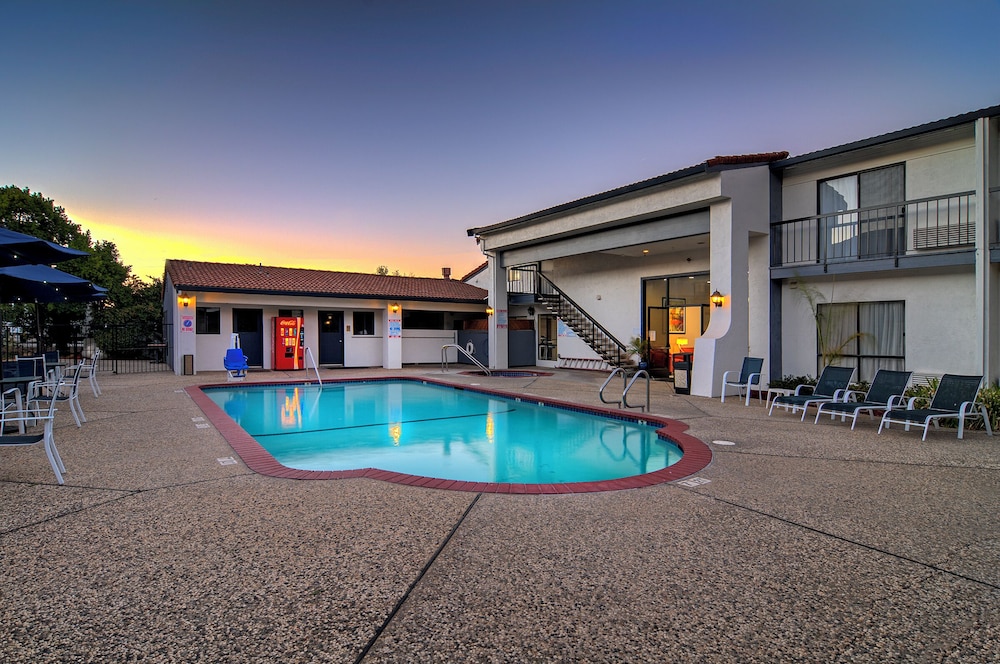 Morgan Hill Vacations - Quality Inn Suites South San Jose / Morgan Hill - Property Image 10