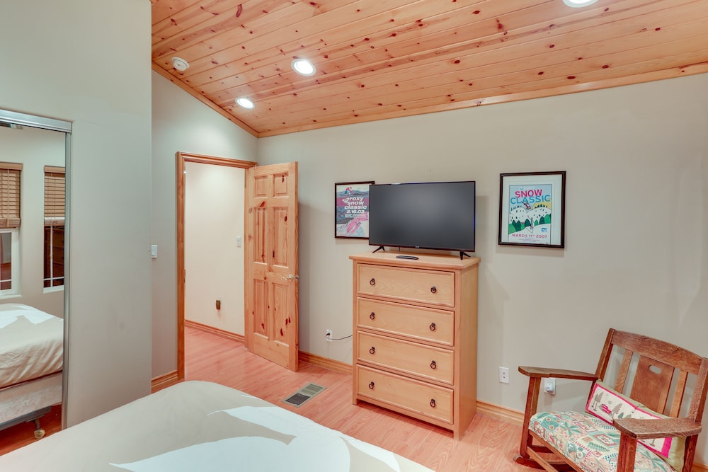 Spacious Big Bear Home w/ Game Room + Hot Tub!