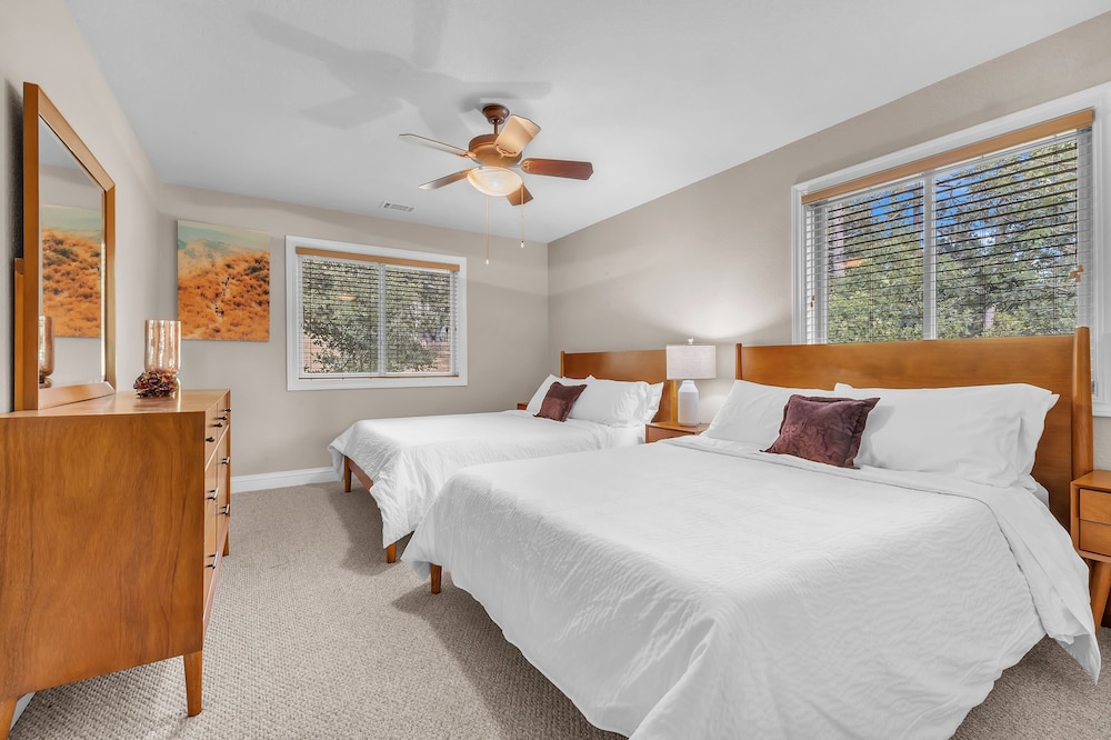 Prasad Retreat - Sunny Home W/ Deck & Air Hockey 3 Bedroom Home by Bear Valley Vacation Rentals