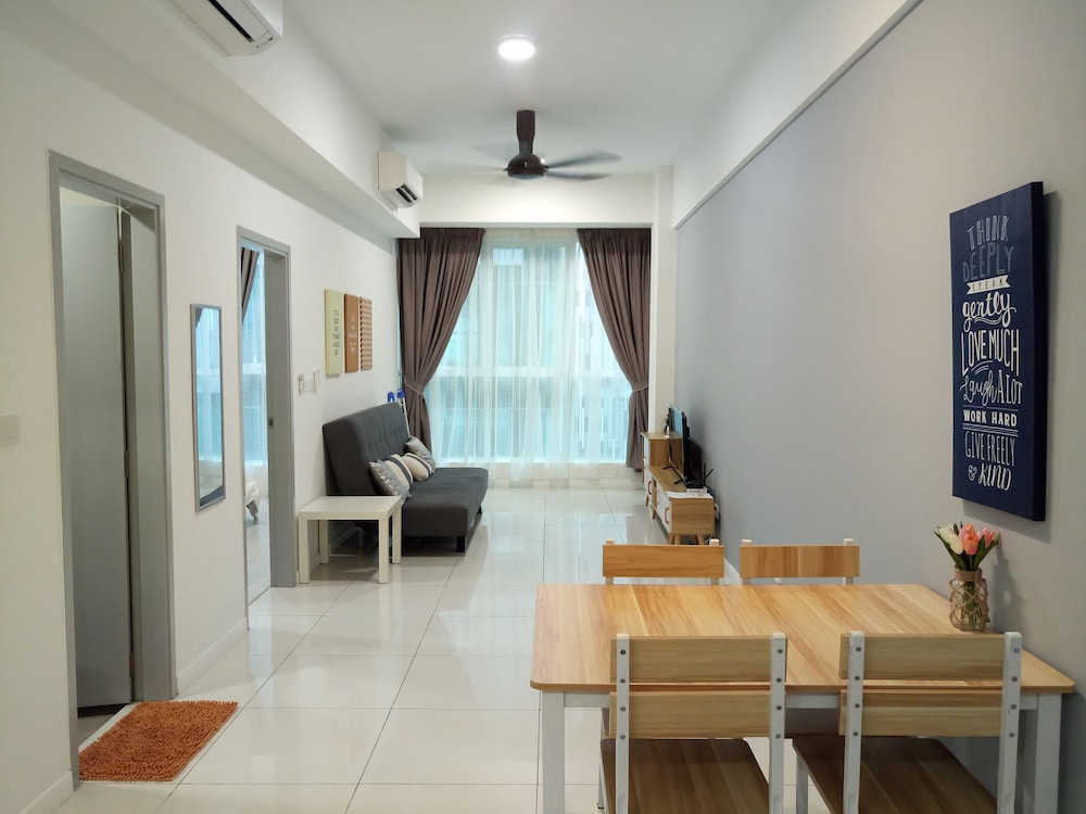 Comfy Home at Sutera Avenue photo 4