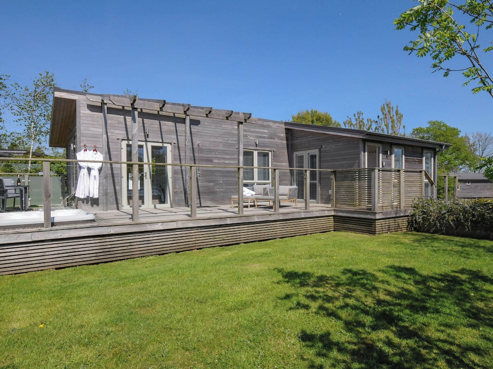 11 Meadow Retreat