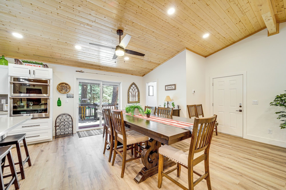 Fire Pit + Trail Access: Spacious Happy Jack Cabin