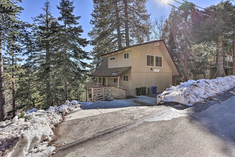 Quaint Cabin Retreat  4 Mi to Arrowhead Lake - Property Image 3