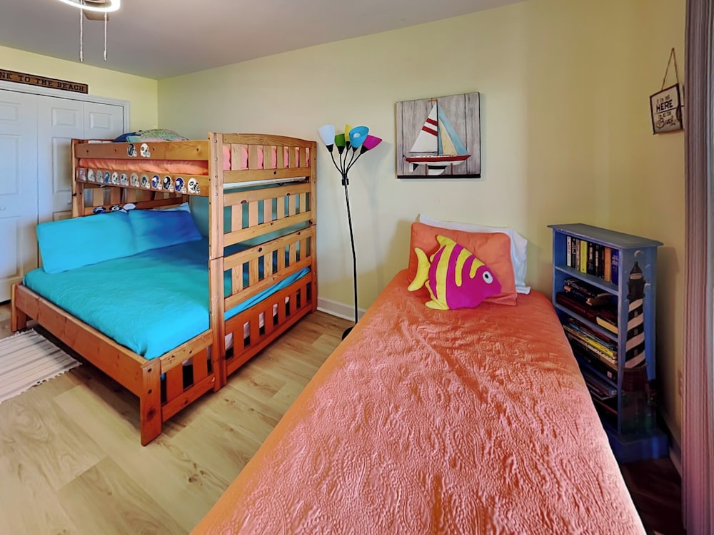 Piccolo Paradiso by Topsail Realty