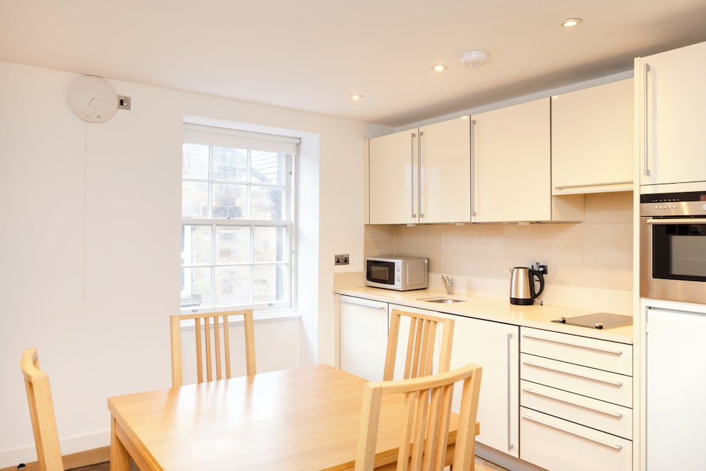 Superb Flats in the Heart of Edinburgh