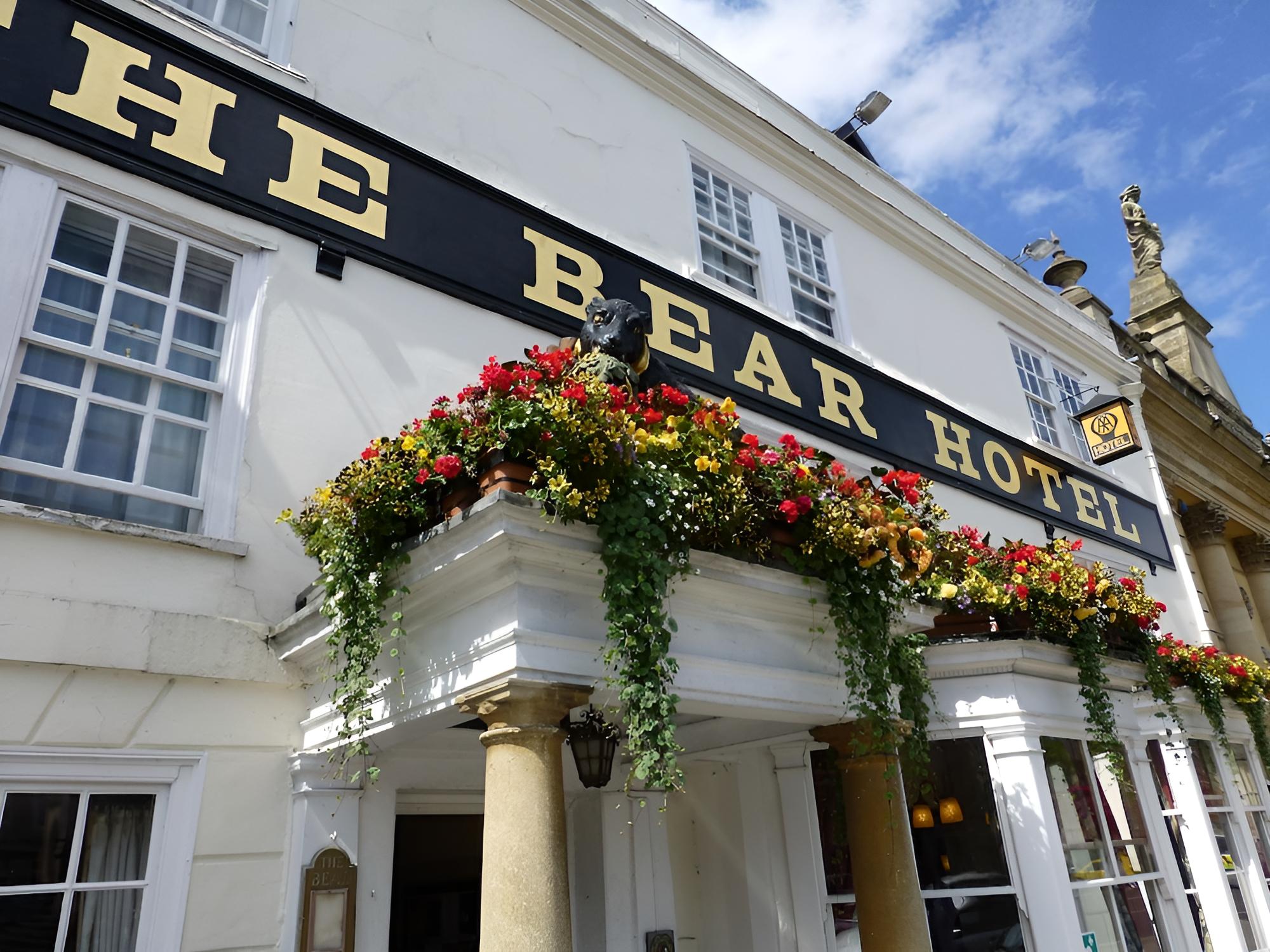 Devizes Vacations - The Bear Hotel - Property Image 1