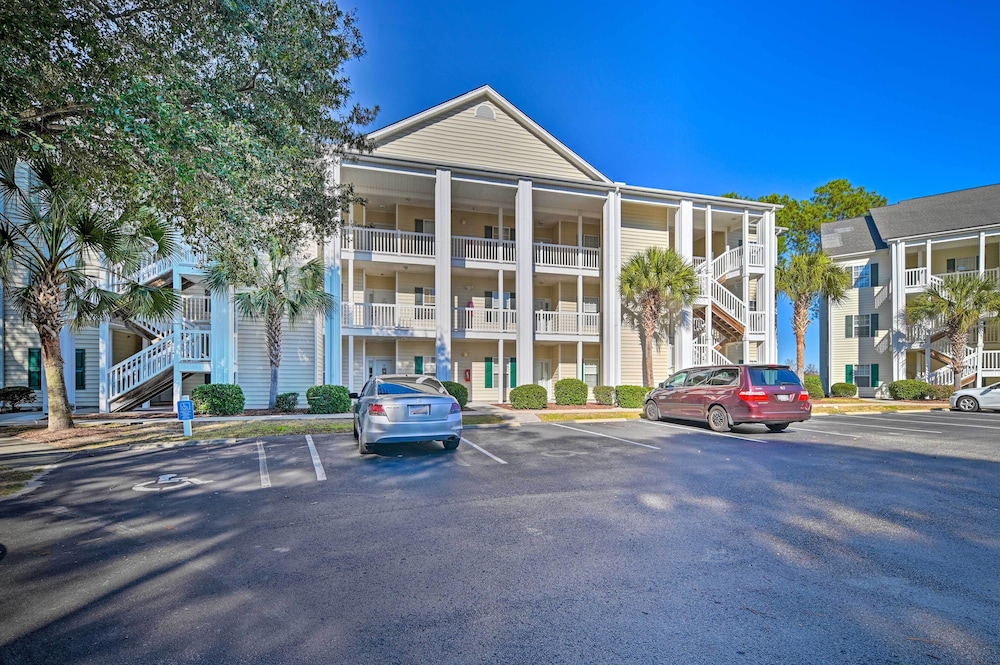 3-bedroom Condo in Myrtle Beach w/ Pool! view 5