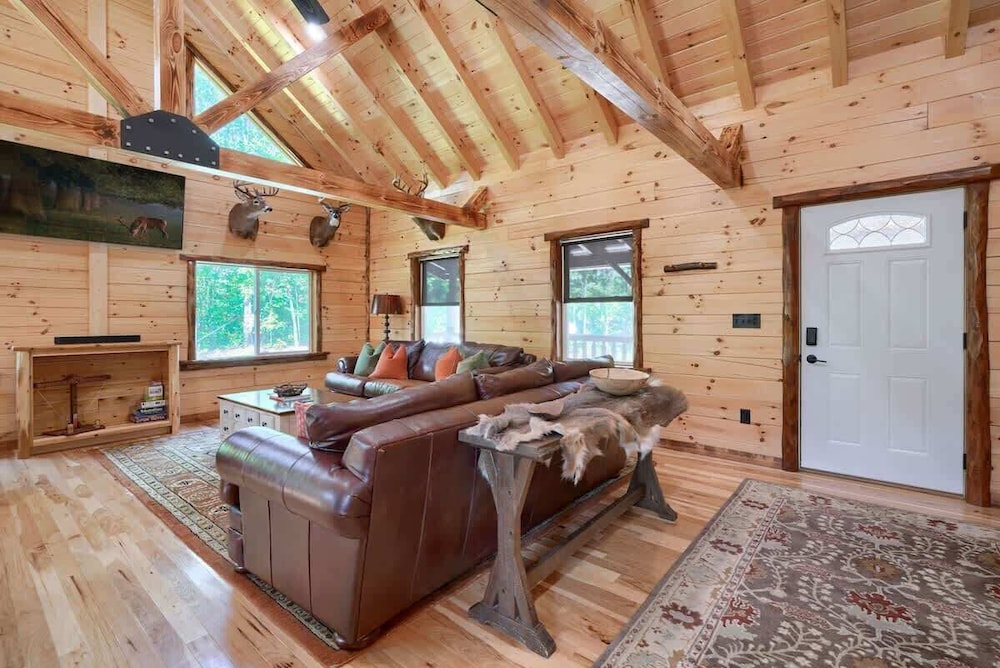 Seven Pines Cabin - Secluded in Hocking Hills